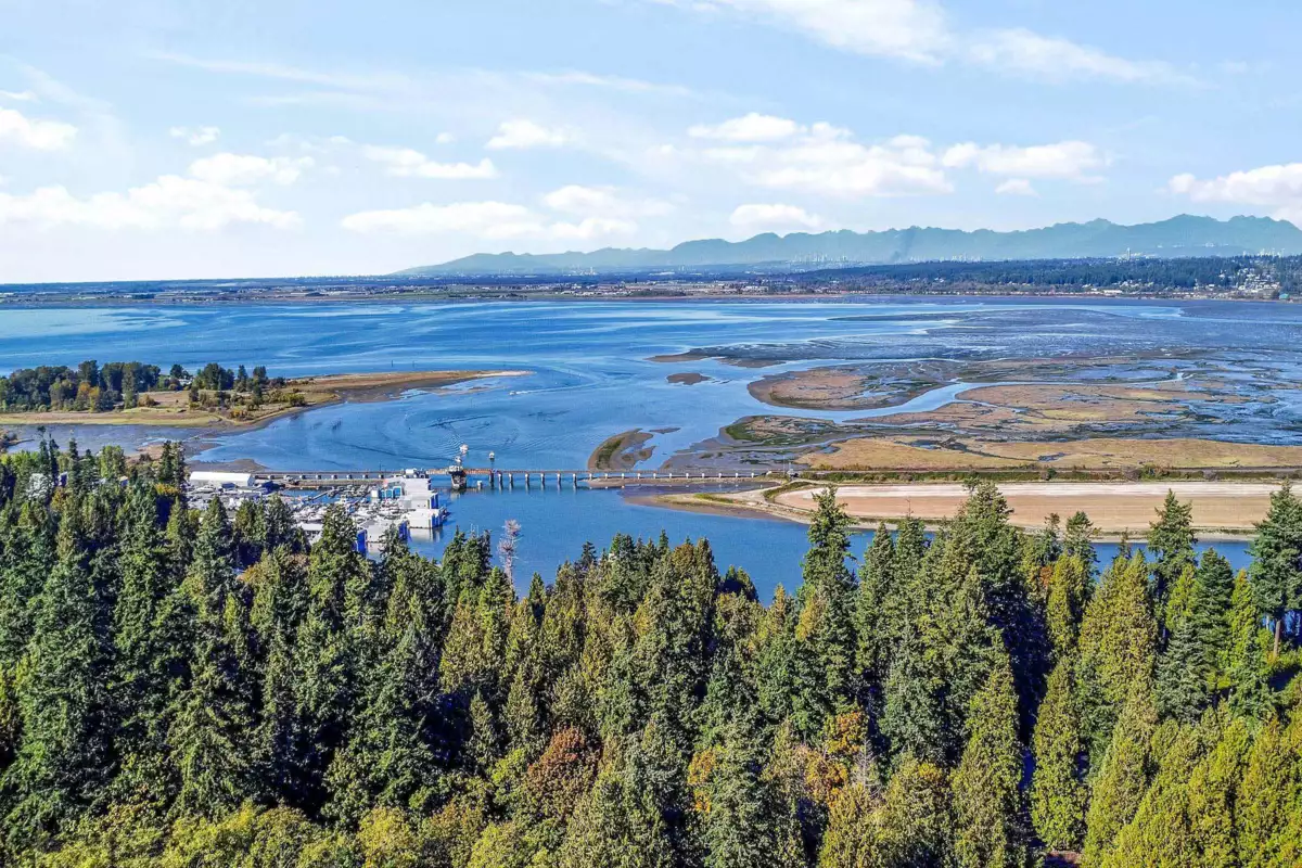 Community Amenities Photo (Clubhouse) of 2842 130 Street, Surrey, BC