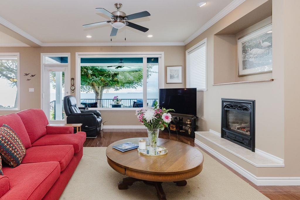 Basement Recreation Room Photo of 1537 Mccullough Road, Sechelt, BC