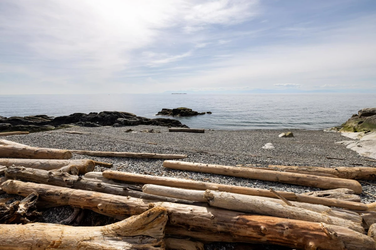 Breakfast Nook Photo of 1537 Mccullough Road, Sechelt, BC