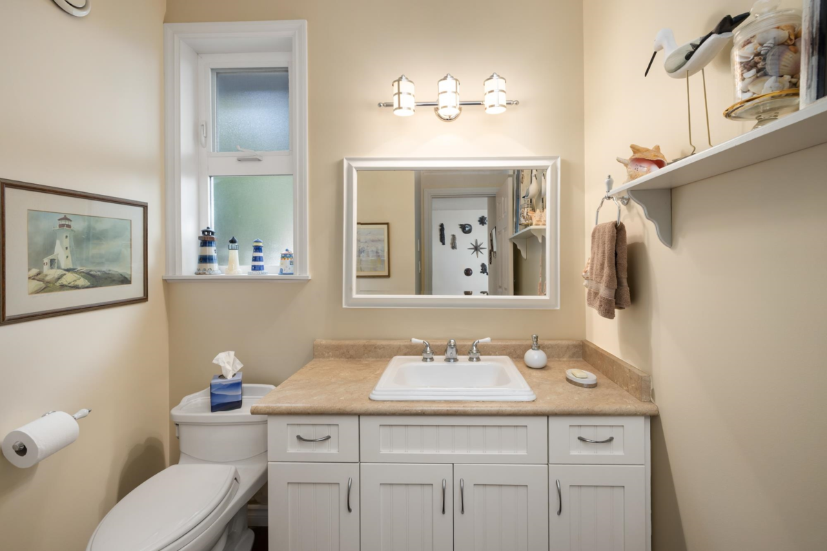 Garage Interior Photo of 1537 Mccullough Road, Sechelt, BC