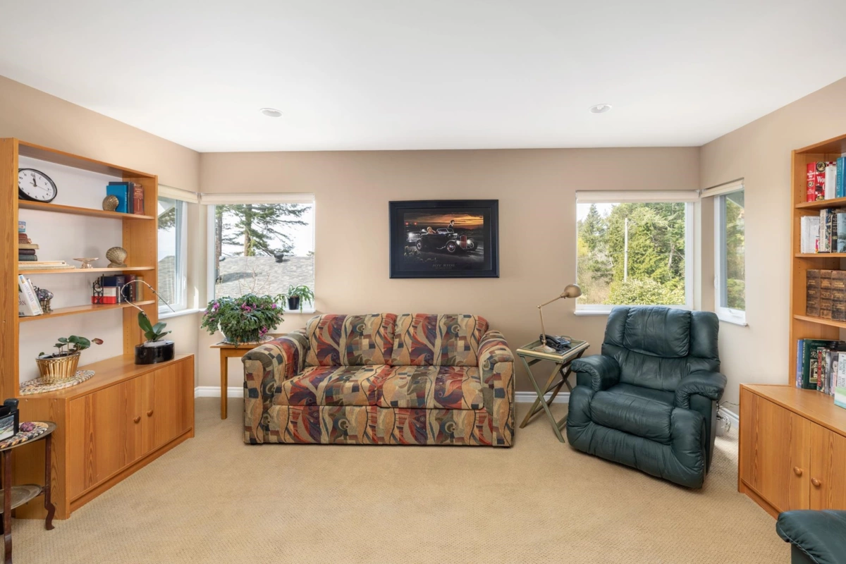 Garden / Landscaping Photo of 1537 Mccullough Road, Sechelt, BC