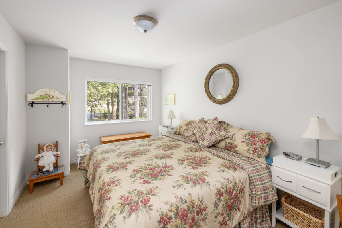 Hot Tub / Spa Photo of 1537 Mccullough Road, Sechelt, BC