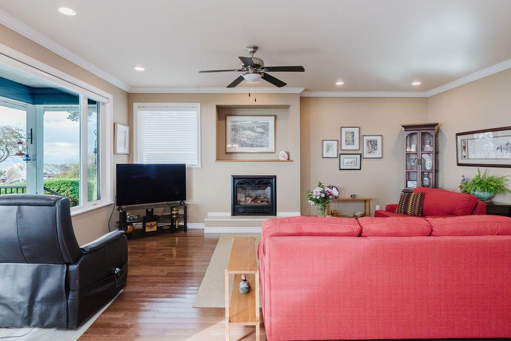 Laundry Room Photo of 1537 Mccullough Road, Sechelt, BC