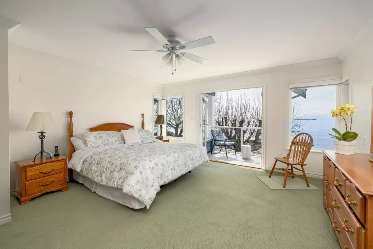 Outdoor Deck Photo of 1537 Mccullough Road, Sechelt, BC