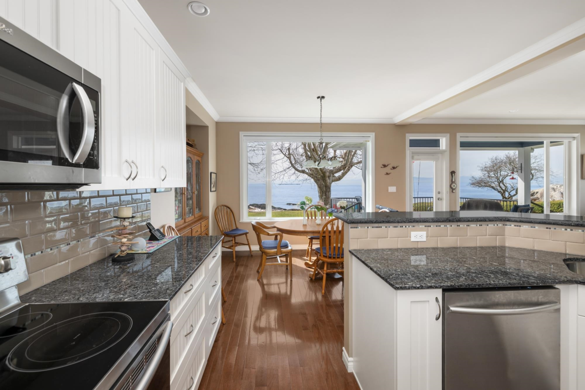 Powder Room Photo of 1537 Mccullough Road, Sechelt, BC