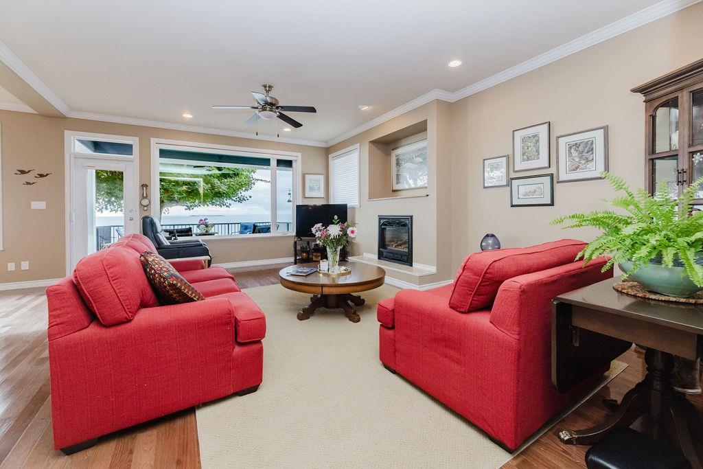 Walk-In Closet Photo of 1537 Mccullough Road, Sechelt, BC