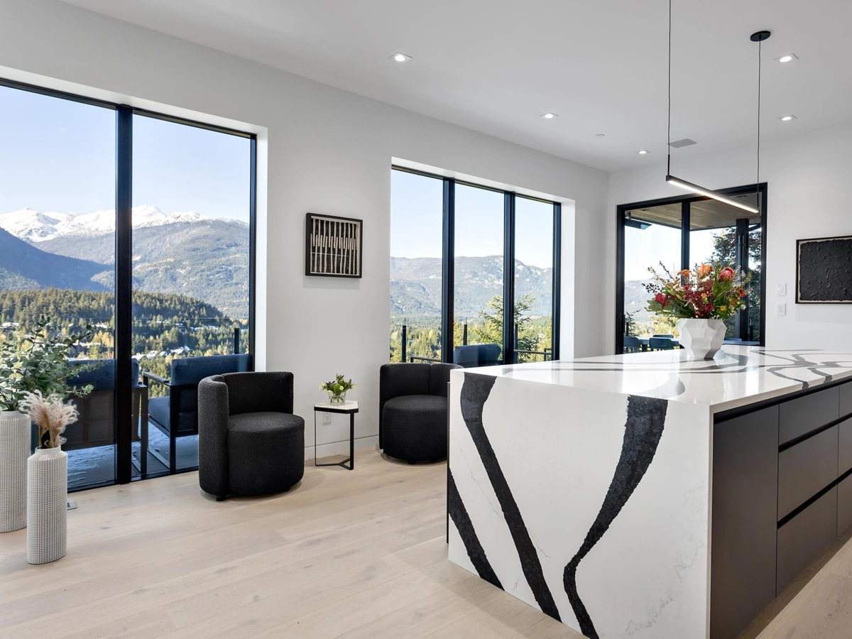 Breakfast Nook Photo of 3824 Sunridge Drive, Whistler, BC