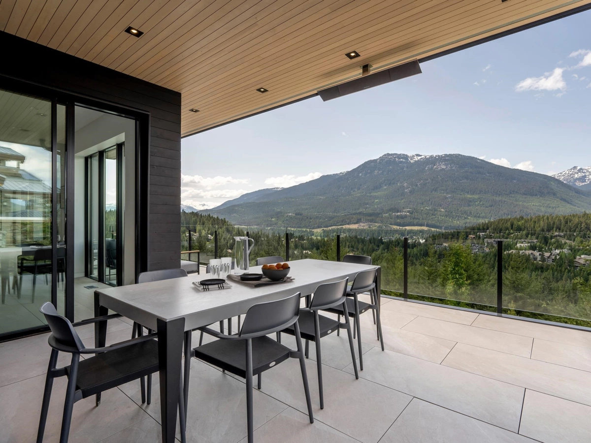 Kitchen Photo of 3824 Sunridge Drive, Whistler, BC