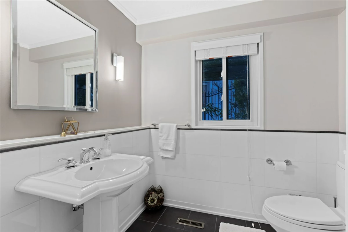 Entry Foyer Photo of 1145 Millstream Road, West Vancouver, BC