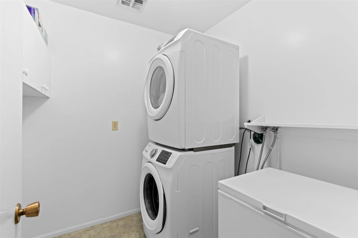 Hot Tub / Spa Photo of 1145 Millstream Road, West Vancouver, BC