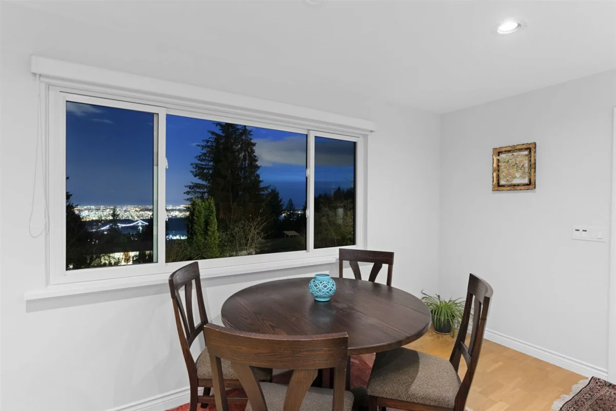 Laundry Room Photo of 1145 Millstream Road, West Vancouver, BC