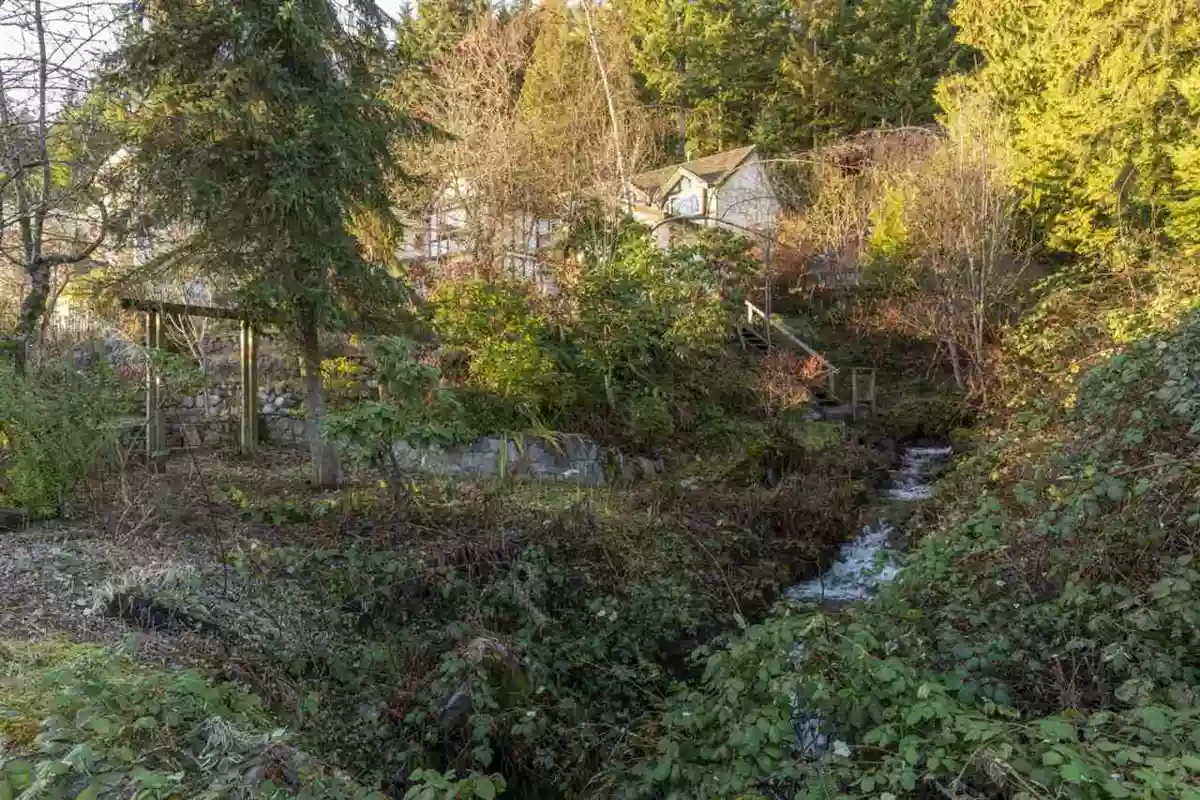 Outdoor Kitchen Photo of 1145 Millstream Road, West Vancouver, BC