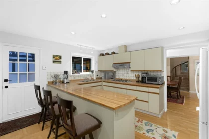 Basement Recreation Room Photo of 1145 Millstream Road, West Vancouver, BC