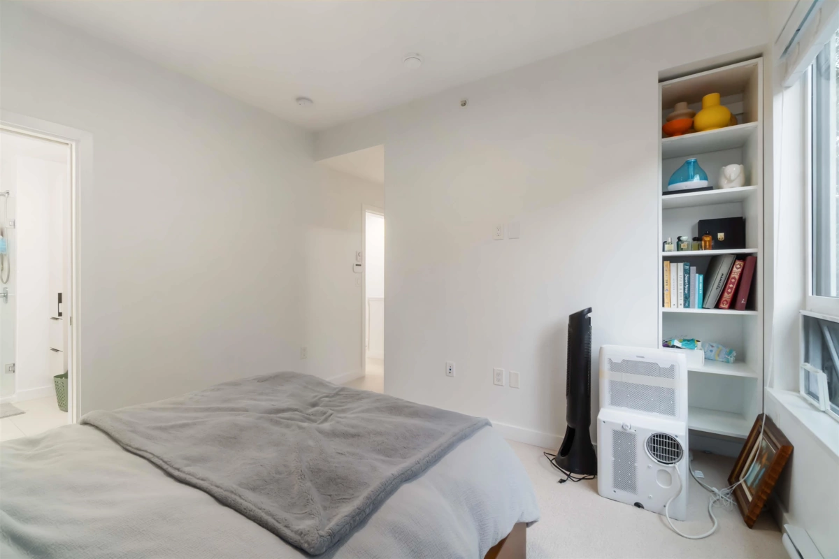 Basement Recreation Room Photo of 505 3105 St George Street, Port Moody, BC