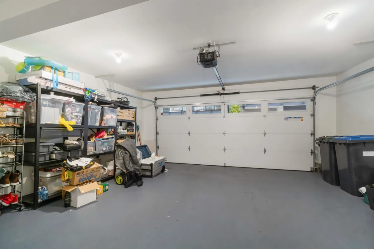 Entry Foyer Photo of 505 3105 St George Street, Port Moody, BC