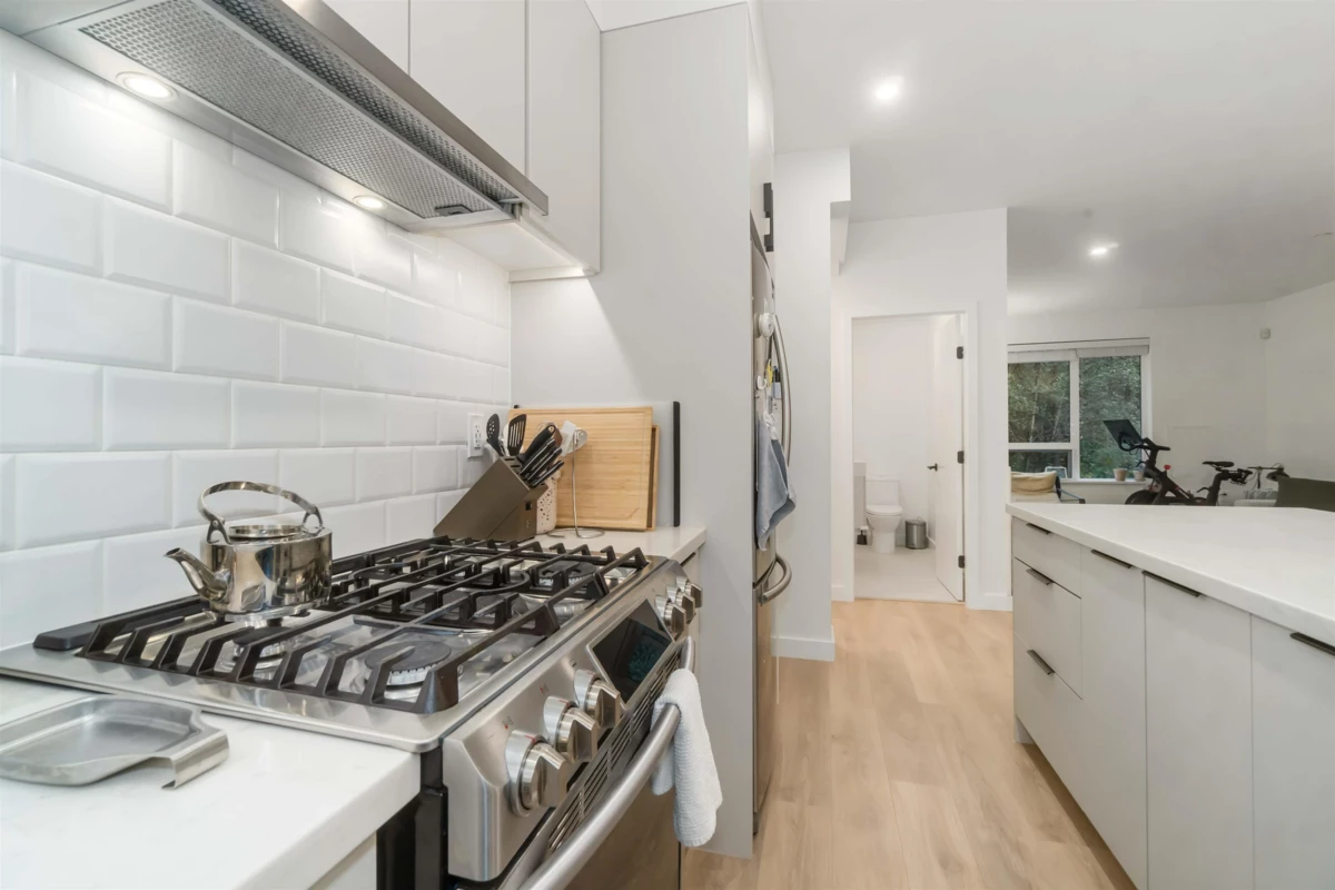 Primary Bathroom Photo of 505 3105 St George Street, Port Moody, BC