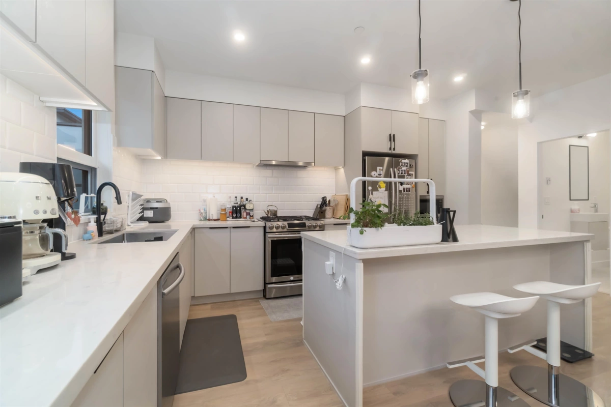 Primary Bedroom Photo of 505 3105 St George Street, Port Moody, BC