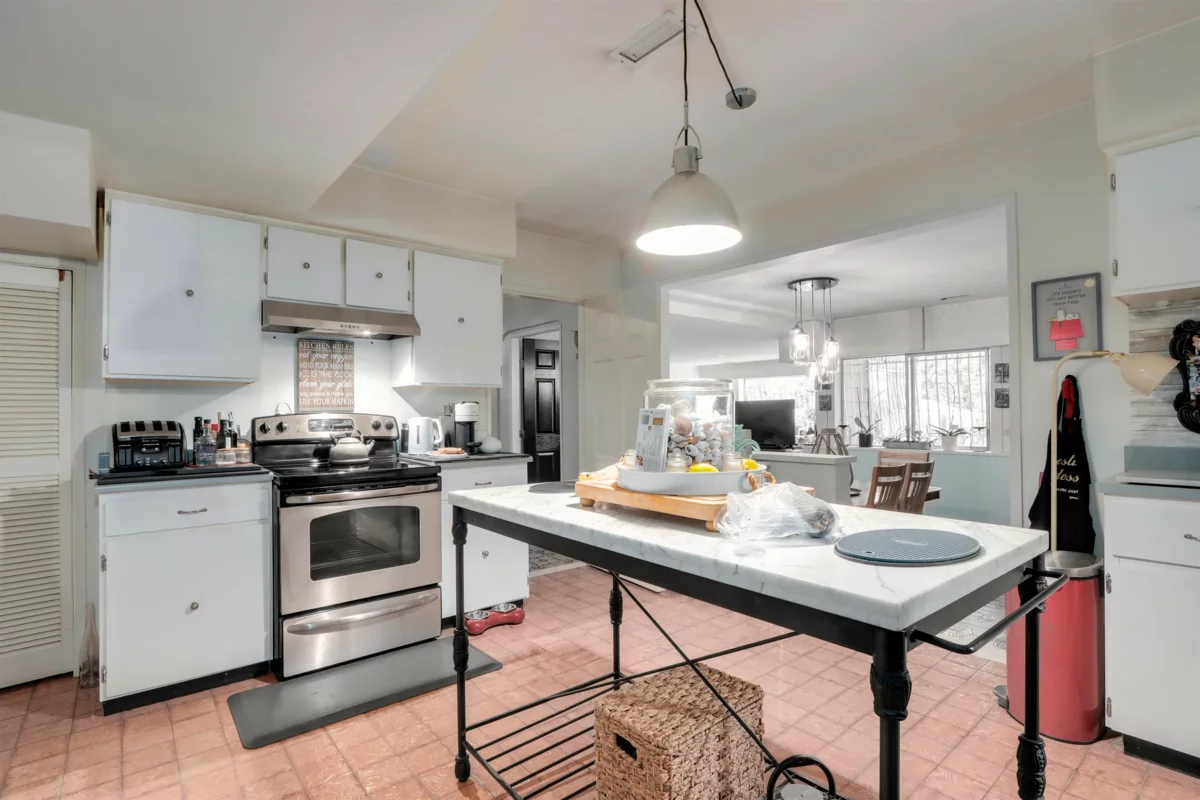 Entry Foyer Photo of 8850 Delvista Drive, Delta, BC
