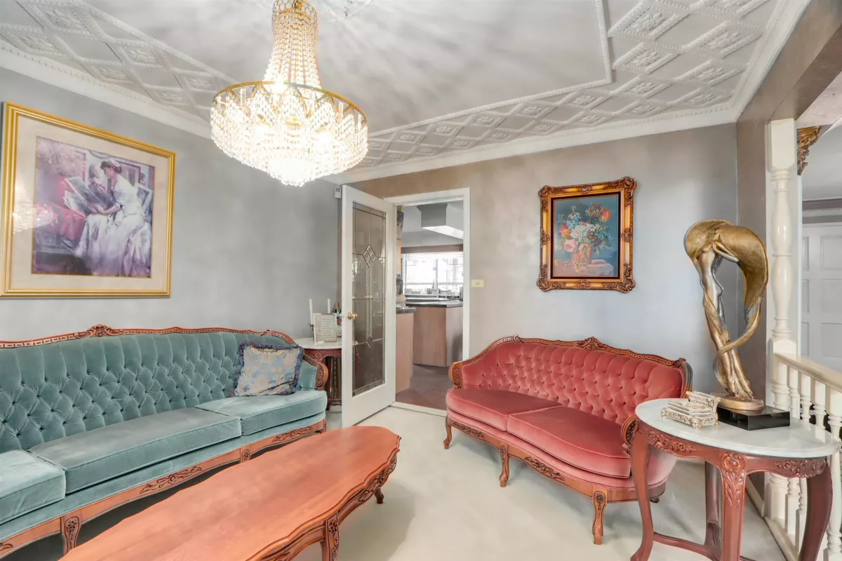 Kitchen Island Photo of 8850 Delvista Drive, Delta, BC