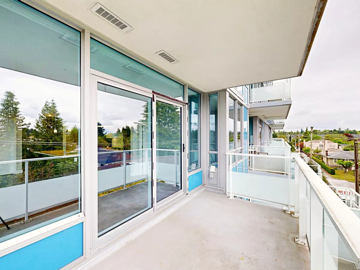 Neighborhood Park Photo Near 408 677 W 41st Avenue, Vancouver, BC