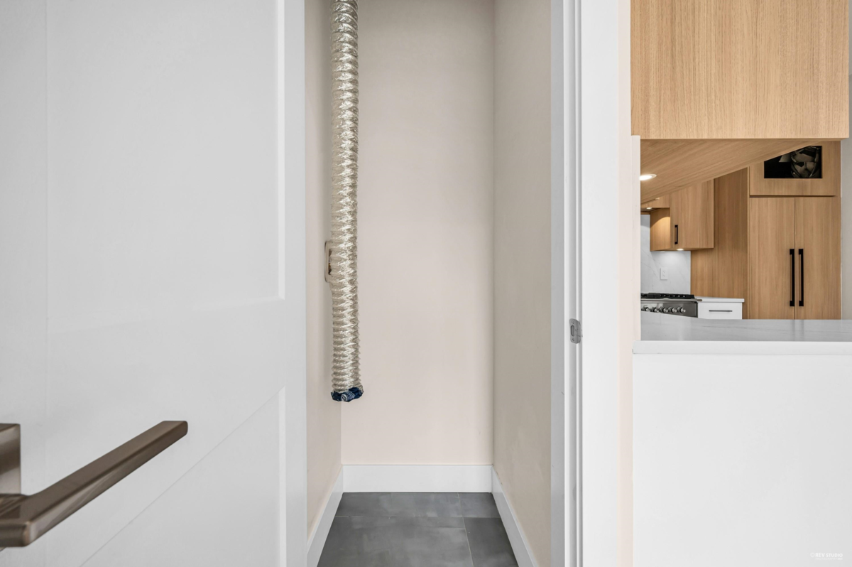 Backyard Photo of 2371 Adanac Street, Vancouver, BC