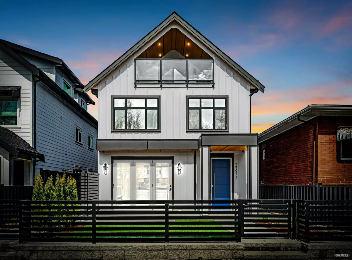 Front Yard Photo of 2371 Adanac Street, Vancouver, BC