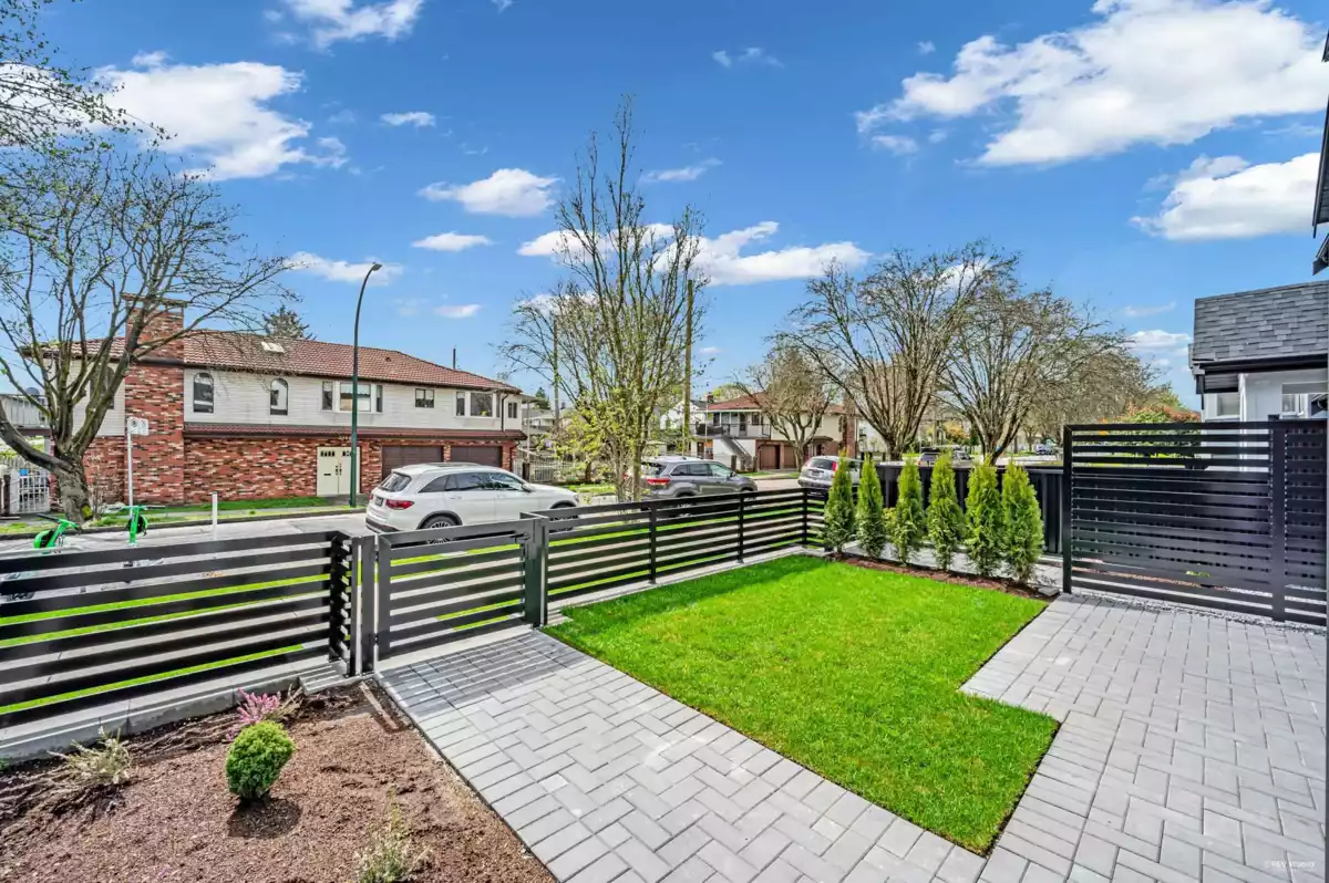 Outdoor Patio Photo of 2371 Adanac Street, Vancouver, BC