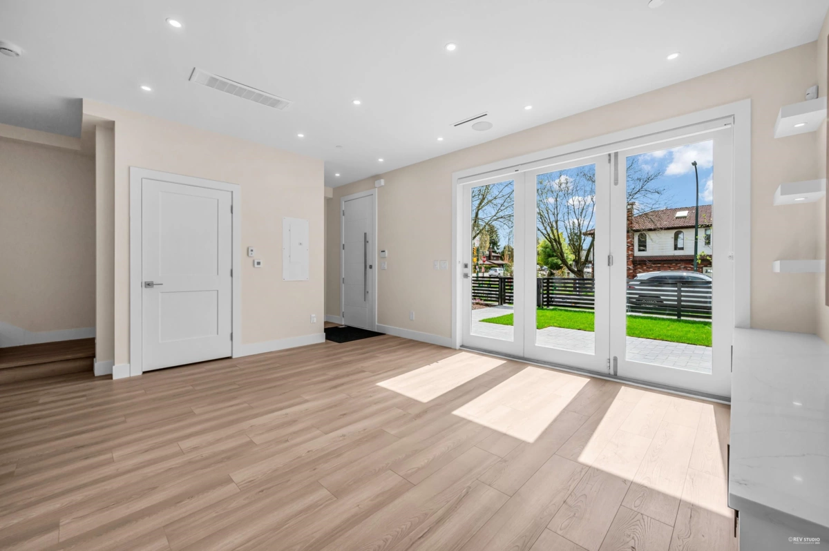 Primary Bathroom Photo of 2371 Adanac Street, Vancouver, BC