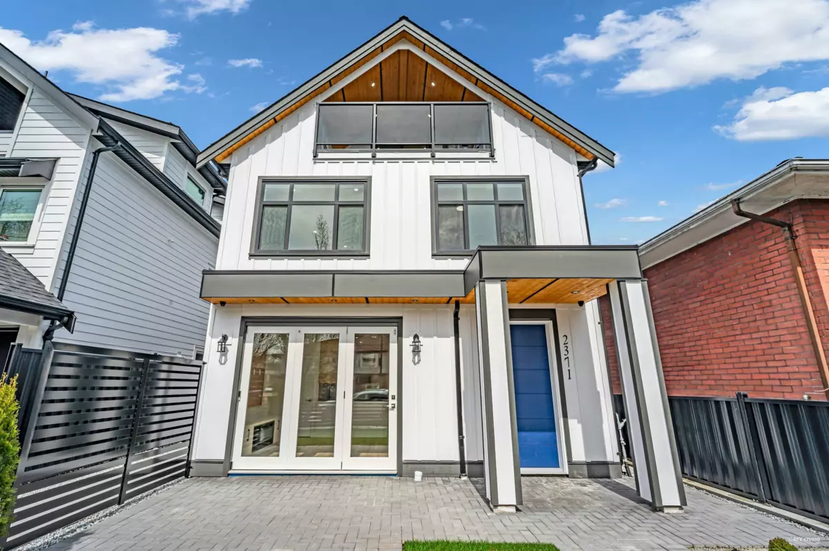 Staircase Photo of 2371 Adanac Street, Vancouver, BC