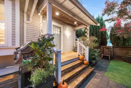 2888 Glen Drive, Vancouver, BC, Vancouver — Half Duplex for sale