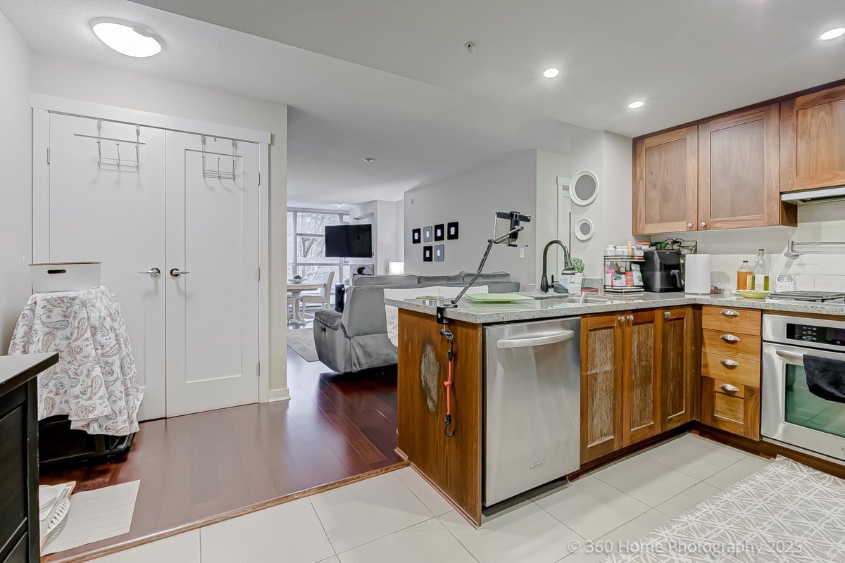 Family Room Photo of 128 9373 Hemlock Drive, Richmond, BC