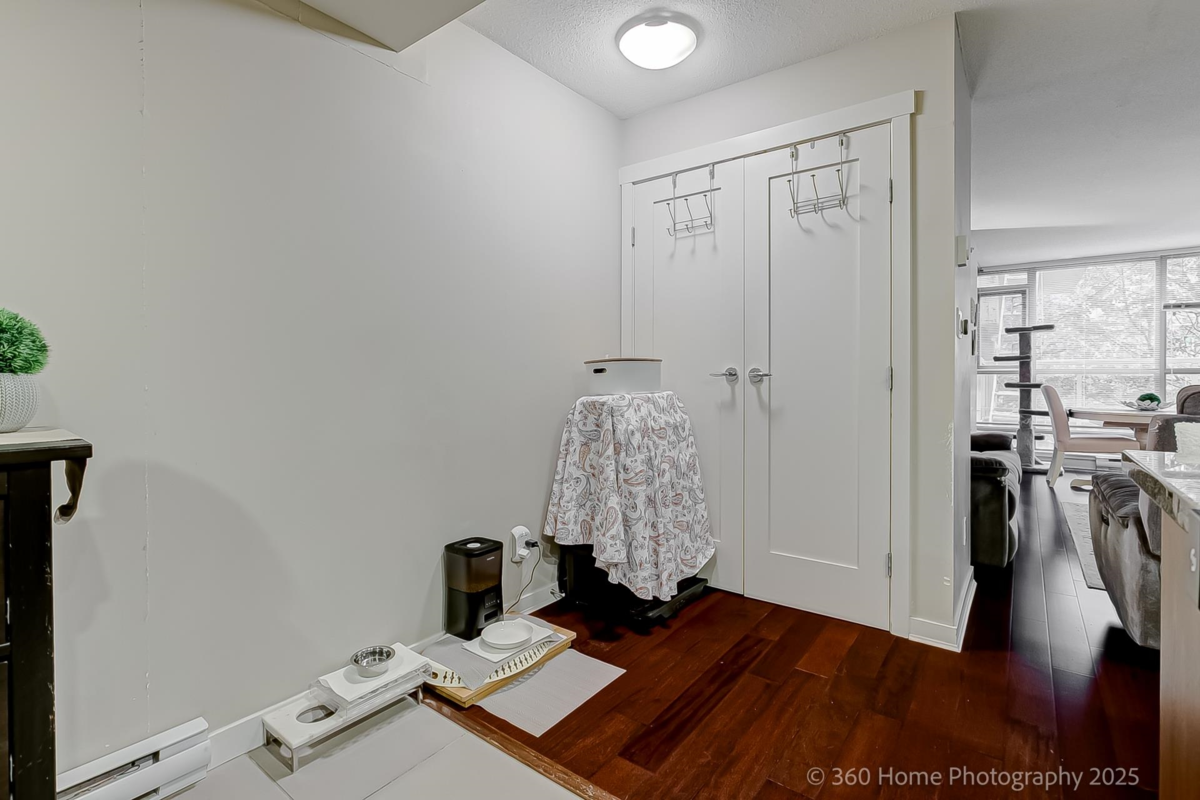 Living Room Photo of 128 9373 Hemlock Drive, Richmond, BC