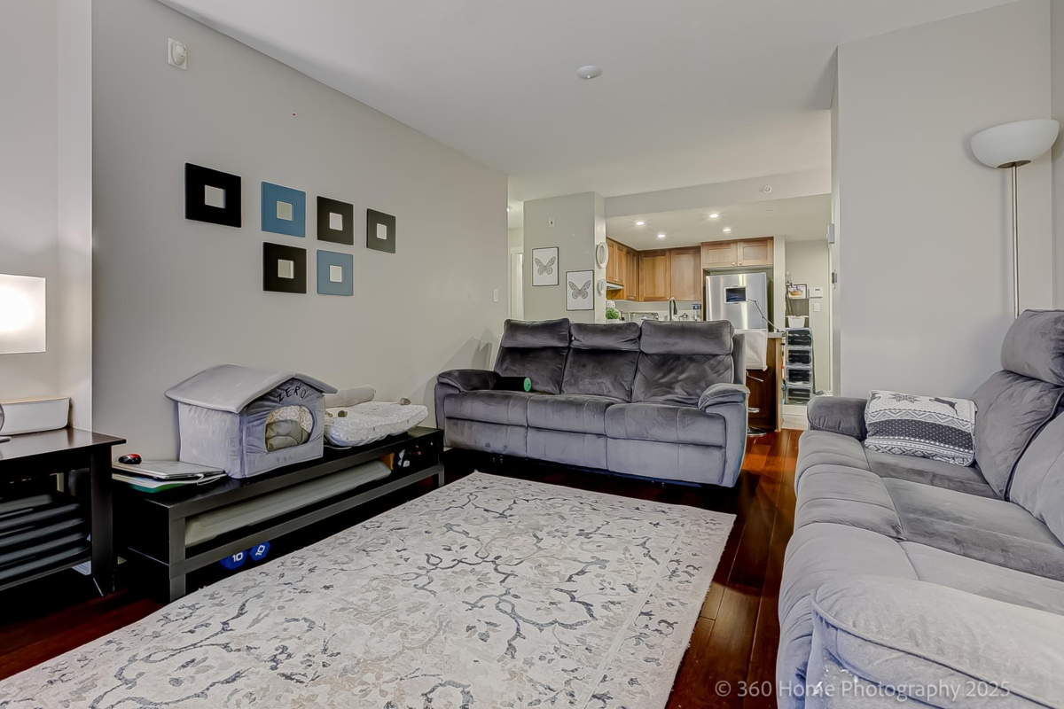 Walk-In Closet Photo of 128 9373 Hemlock Drive, Richmond, BC