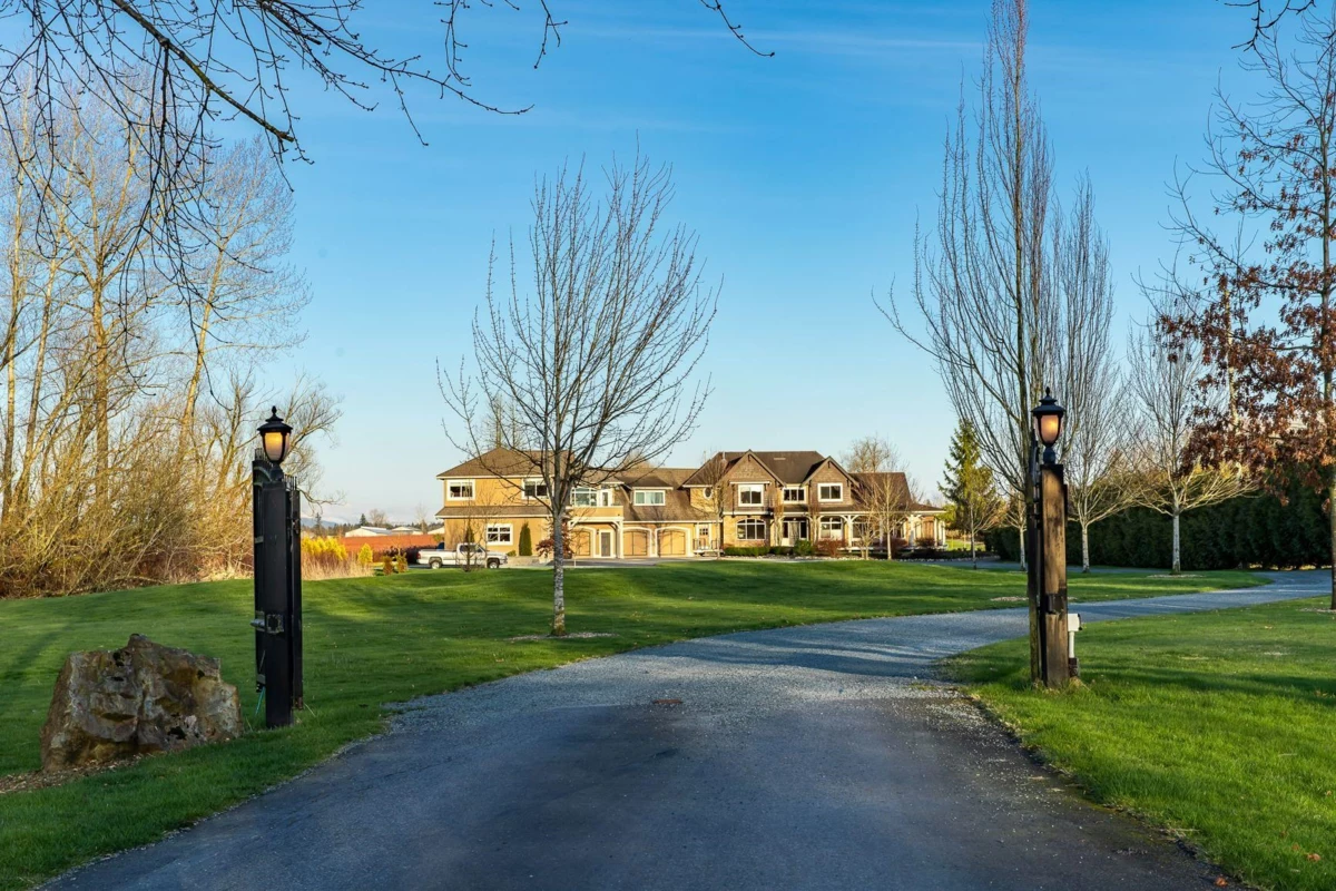 Breakfast Nook Photo of 3180 216 Street, Langley, BC
