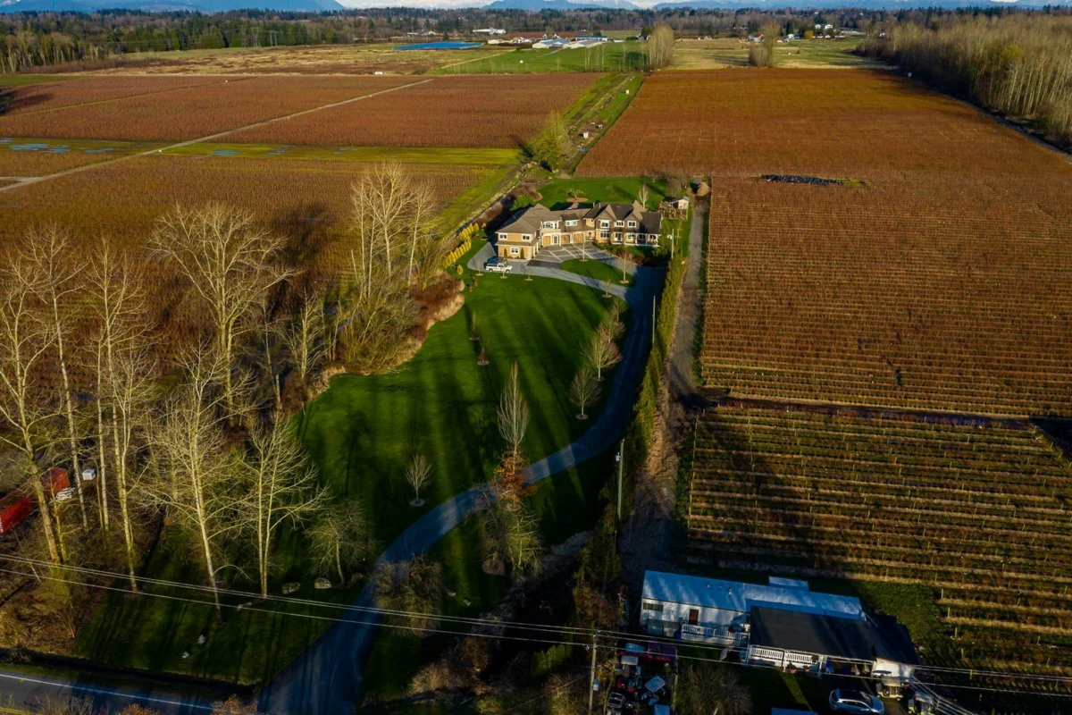 Family Room Photo of 3180 216 Street, Langley, BC