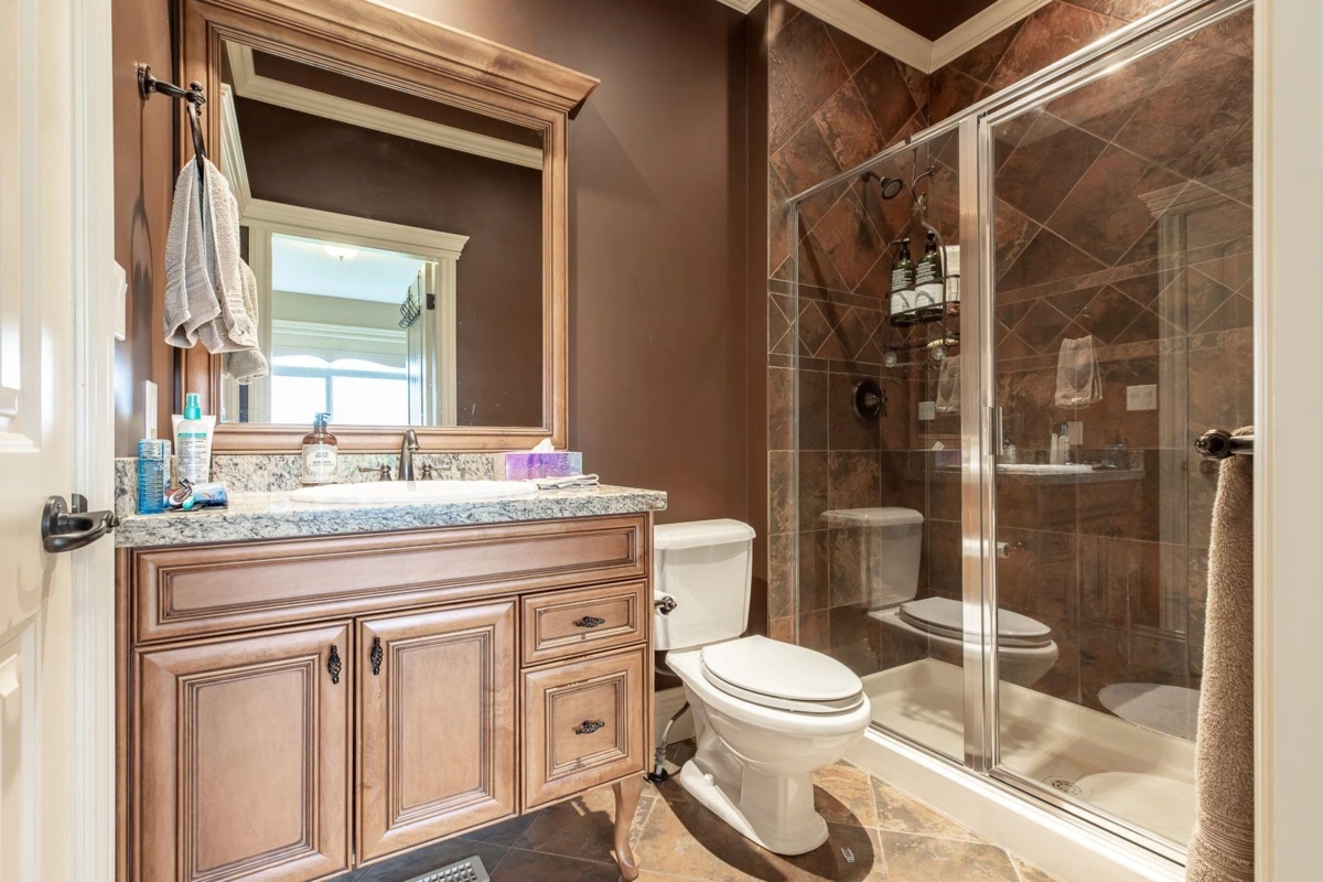 Guest Bathroom Photo of 3180 216 Street, Langley, BC