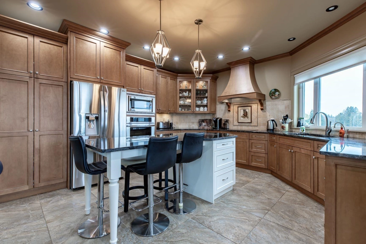 Hot Tub / Spa Photo of 3180 216 Street, Langley, BC