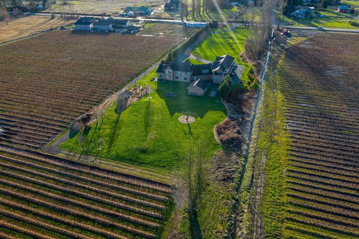 Kitchen Photo of 3180 216 Street, Langley, BC