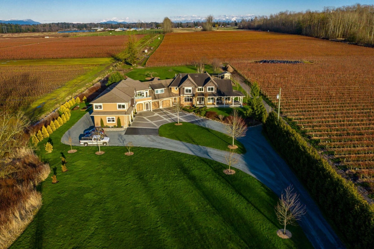 Living Room Photo of 3180 216 Street, Langley, BC