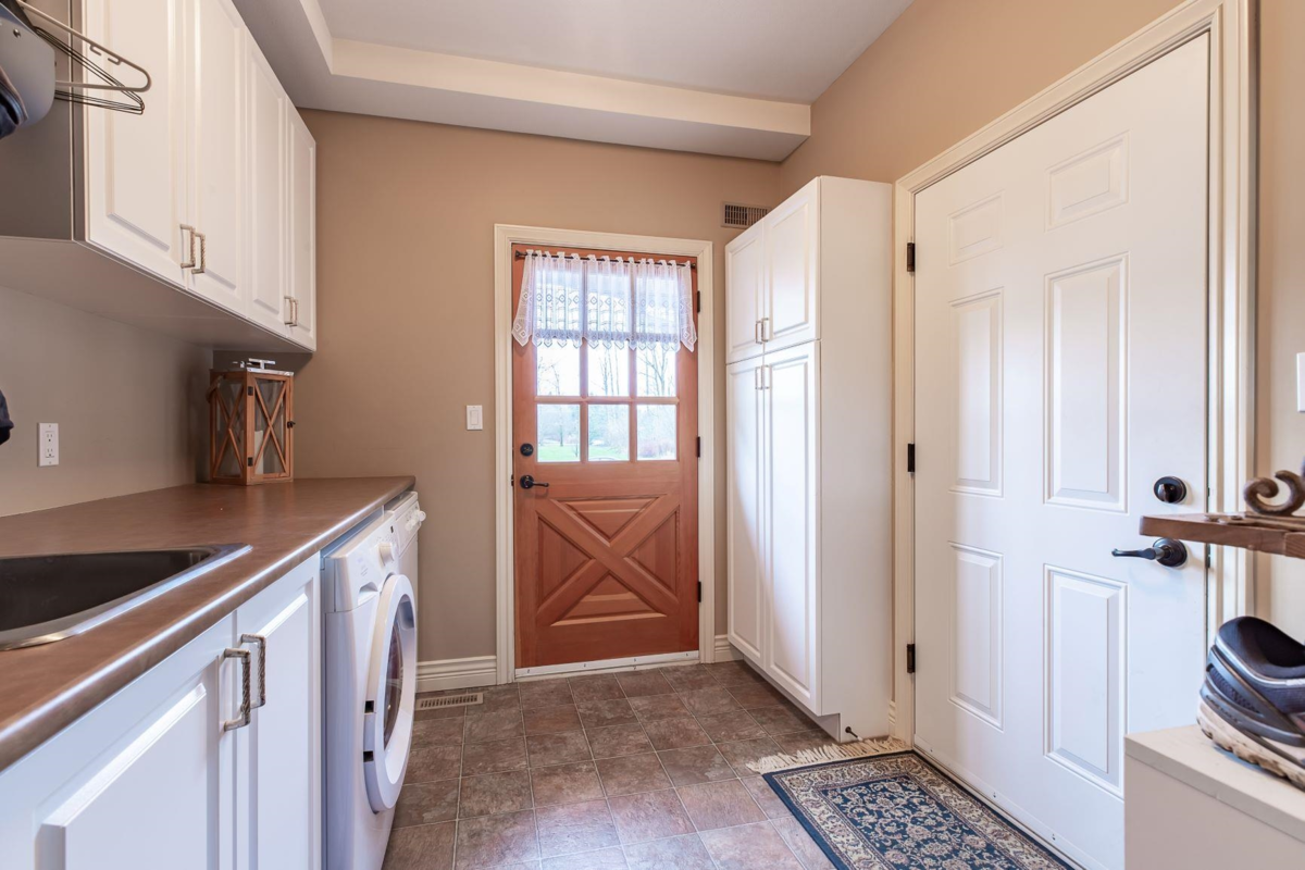 Powder Room Photo of 3180 216 Street, Langley, BC