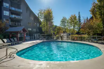 557 4800 Spearhead Drive, Whistler, BC, Whistler — Apartment/Condo for sale