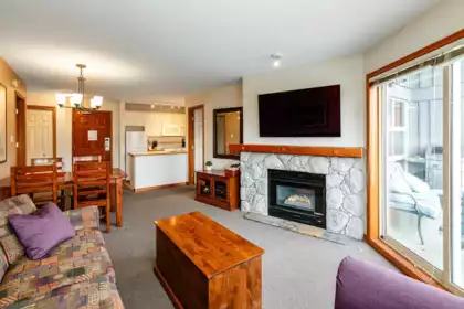 557 4800 Spearhead Drive, Whistler, BC, Whistler — Apartment/Condo for sale