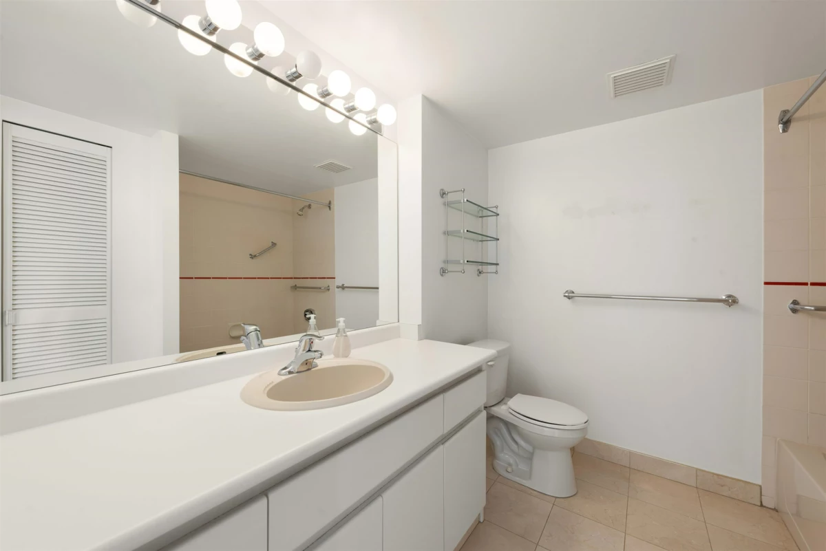 Laundry Room Photo of 1602 420 Carnarvon Street, New Westminster, BC