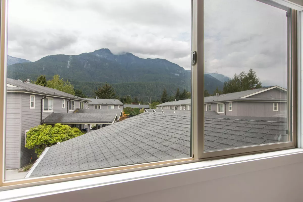 Walk-In Closet Photo of 10 41450 Government Road, Brackendale, BC