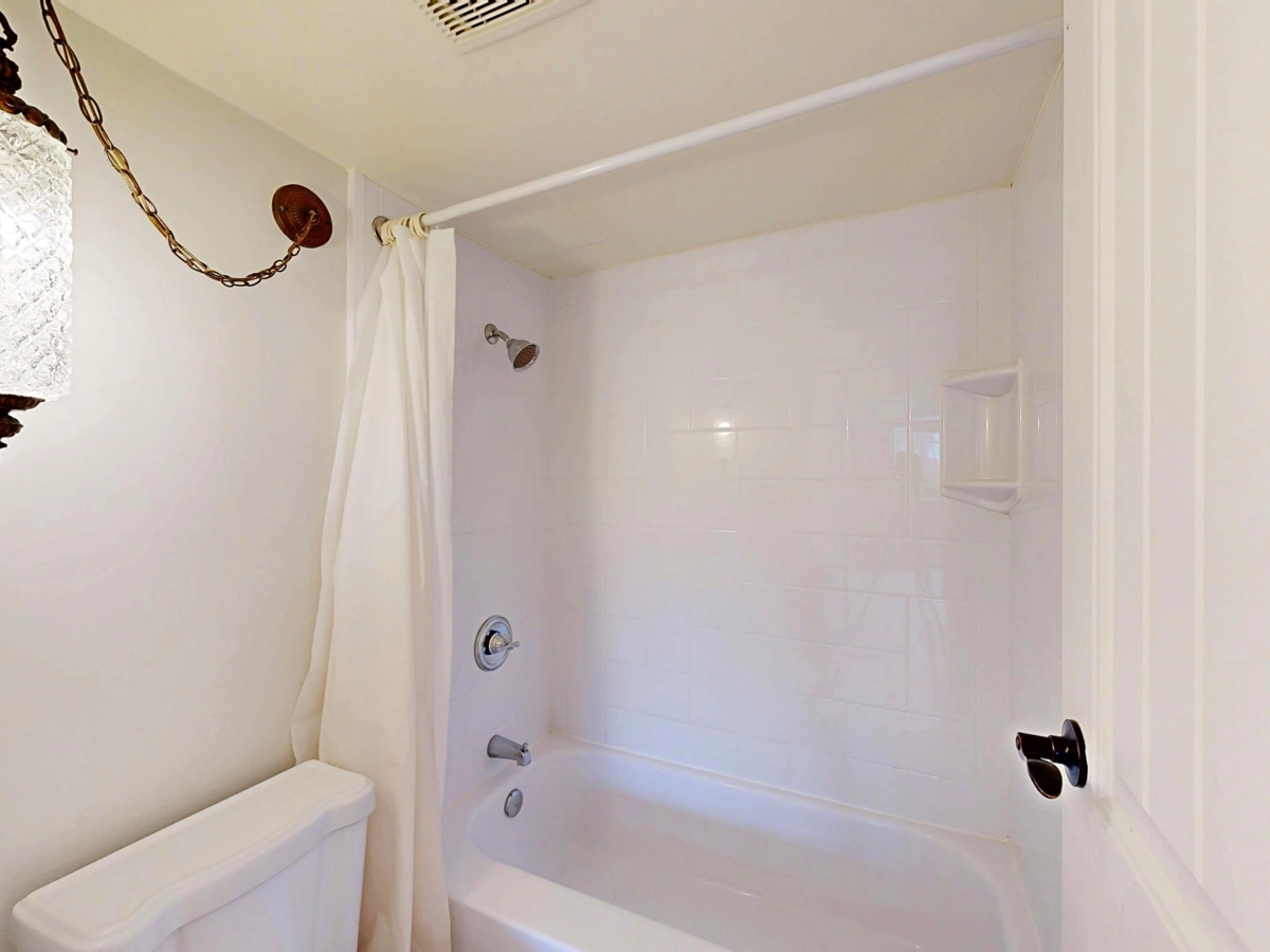 Bedroom 2 Photo of 206 138 W 18th Street, North Vancouver, BC