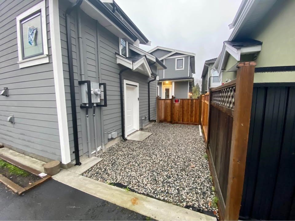 Hallway Photo of 3345 Parker Street, Vancouver, BC