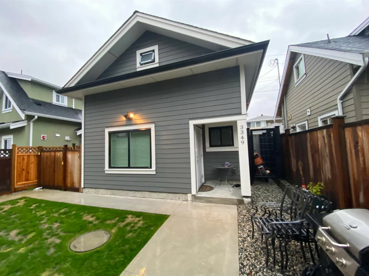 Powder Room Photo of 3345 Parker Street, Vancouver, BC