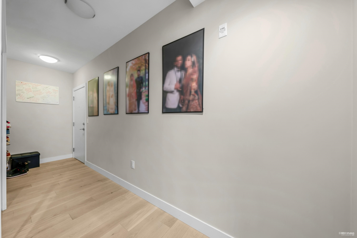 Guest Bathroom Photo of 702 8725 University Crescent, Burnaby, BC