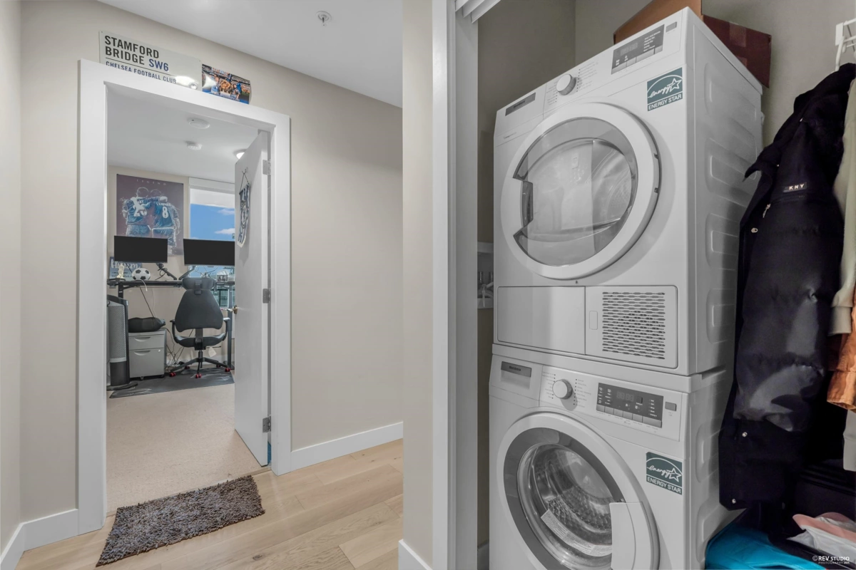 Powder Room Photo of 702 8725 University Crescent, Burnaby, BC