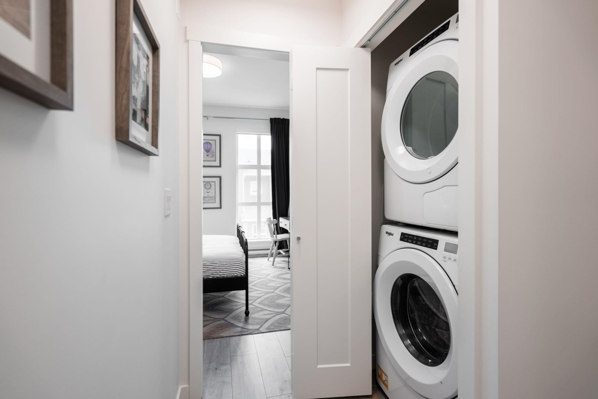 Hallway Photo of 99 24076 112 Avenue, Maple Ridge, BC